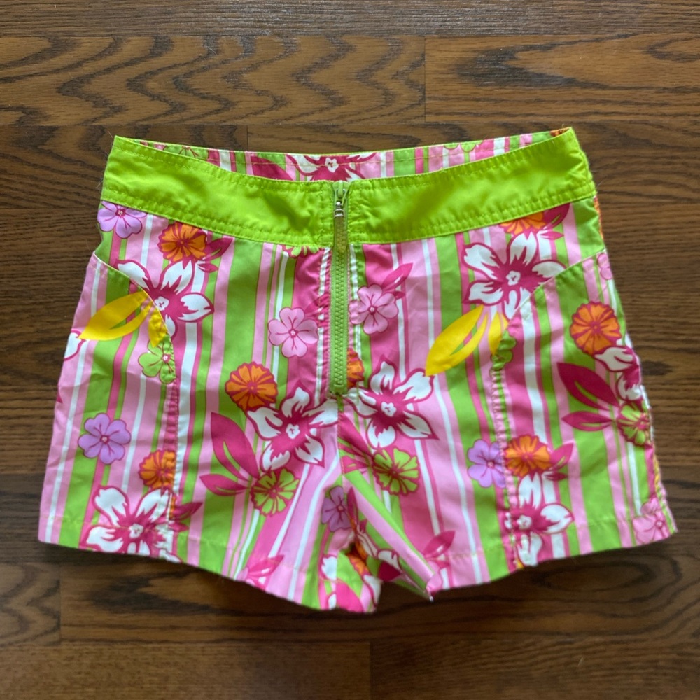 NO BOUNDARIES Y2K BOARD SHORTS!